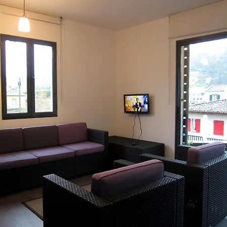 Haus Mit Moderner Ausstattung Und Veranda