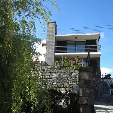 Haus Mit Moderner Ausstattung Und Veranda Vakantiehuis Furnas (Azores)